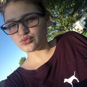 Meet your Posher, Macy